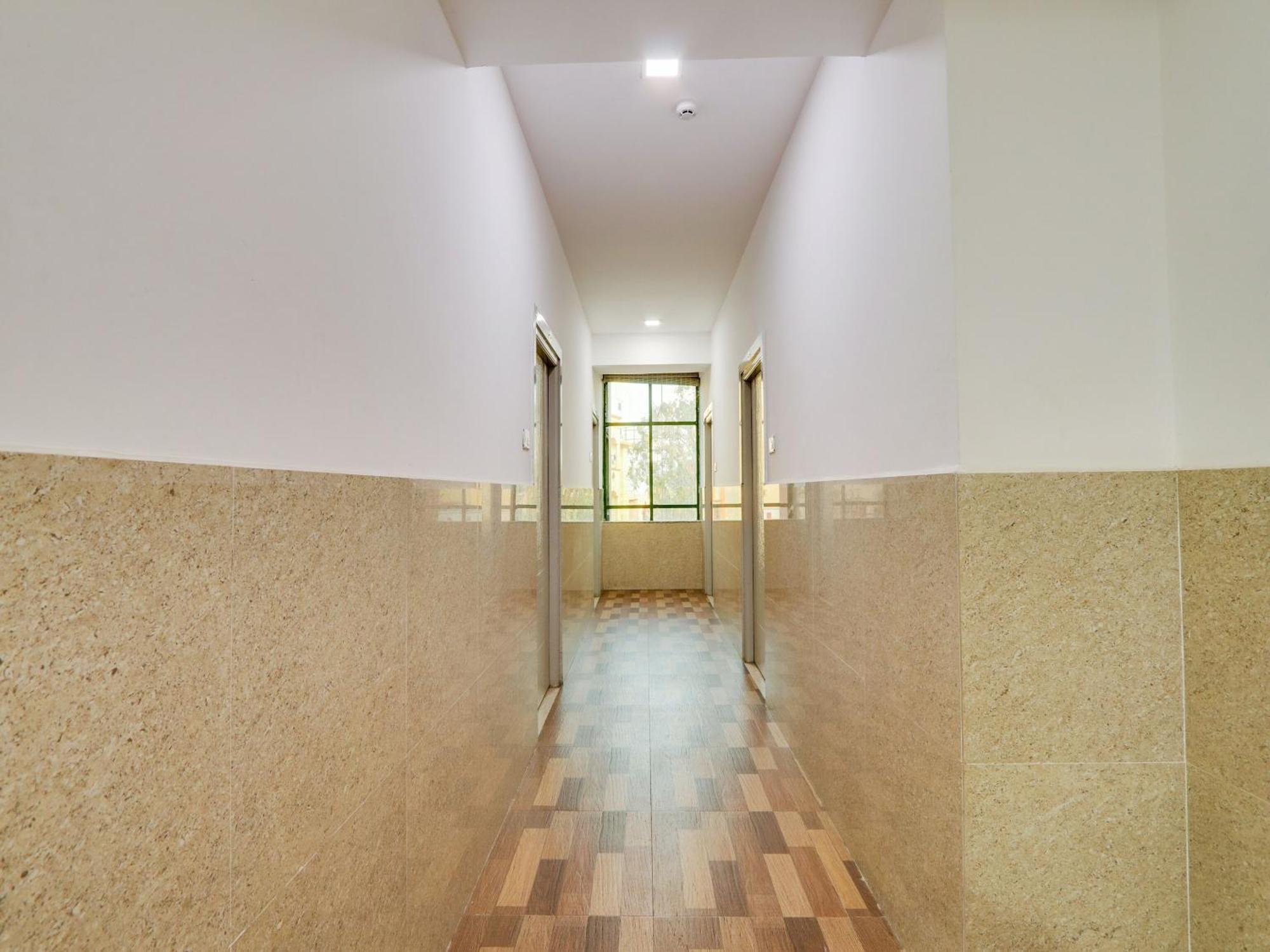 Super Townhouse Qualia Prime Hotel Near Nexus Mall حيدر أباد المظهر الخارجي الصورة