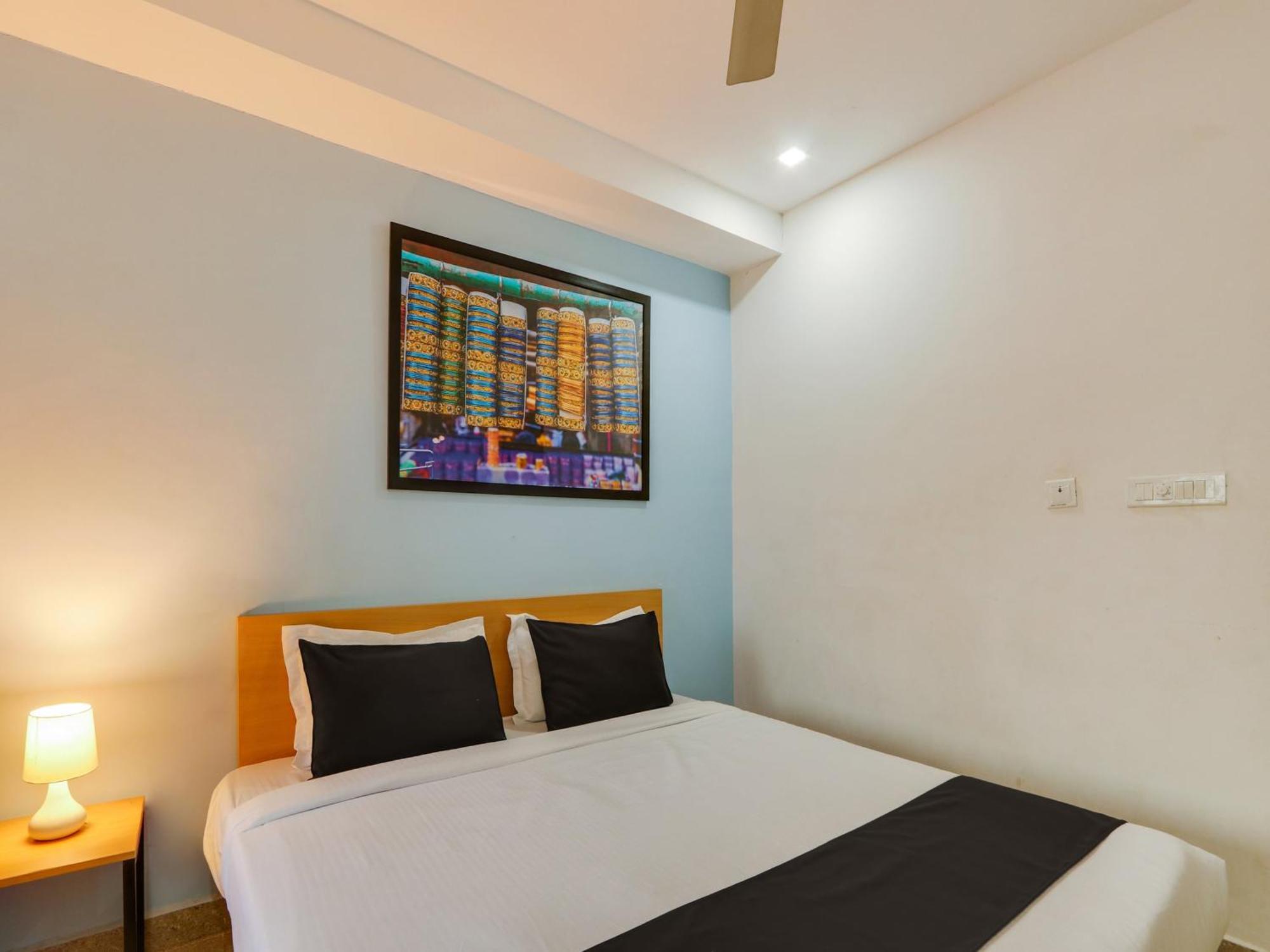 Super Townhouse Qualia Prime Hotel Near Nexus Mall حيدر أباد المظهر الخارجي الصورة